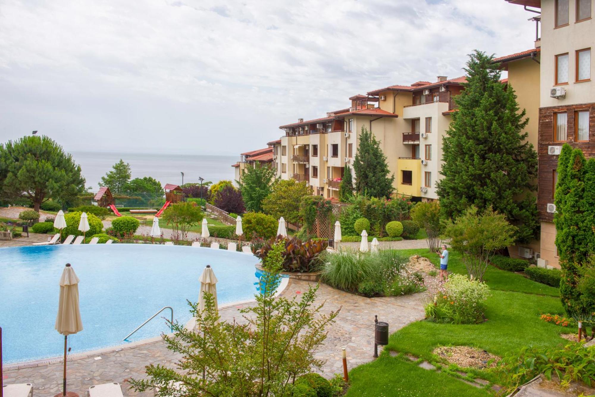 Garden Of Eden Pmg Apartments Sveti Vlas Exterior foto